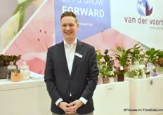 Thomas Ris of Van de Voort Pot Planten with was at the fair with the new collection of Spathiphyllum and Azalea in different added value.